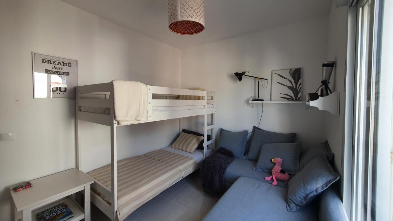 Stilfullt Semesterhus Naera Pool Och Strand. Нерха Екстериор снимка